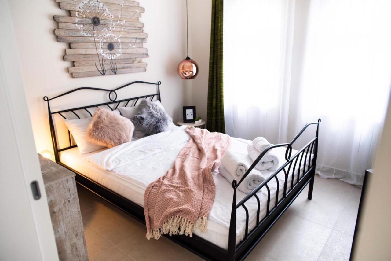 Villa Todor boutique house à Sremska Kamenica Extérieur photo
